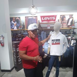 Meet your Posher, Onelio